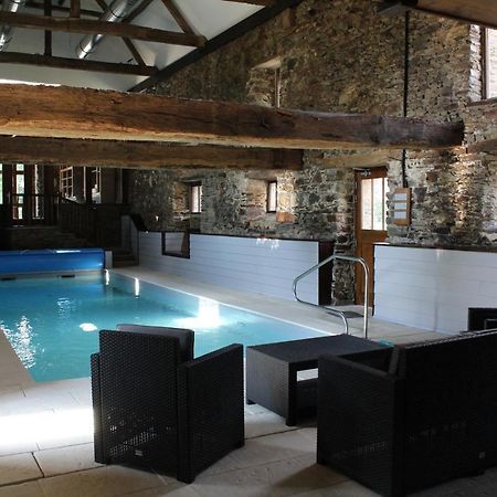 Le Manoir De La Vieille Douve Bed & Breakfast Bourg-d'Ire Екстериор снимка