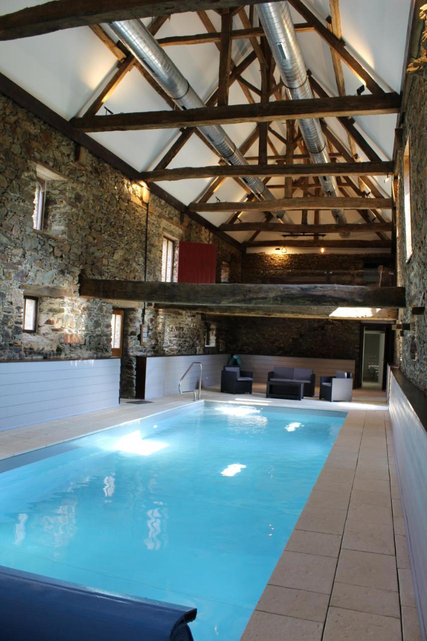 Le Manoir De La Vieille Douve Bed & Breakfast Bourg-d'Ire Екстериор снимка